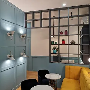 3 Hotel